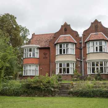 Larchwood Nursing Home in Norwich